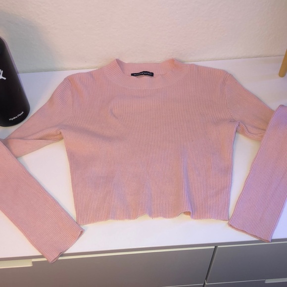 Brandy Melville Sweaters - Brandy Melville Cropped Sweater